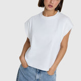 sleeveless t-shirt