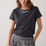 T-shirt met necklace detail
