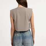 Gilet with shoulder pads