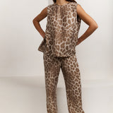 Sleeveless top with print