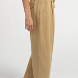 Barrel-leg trousers